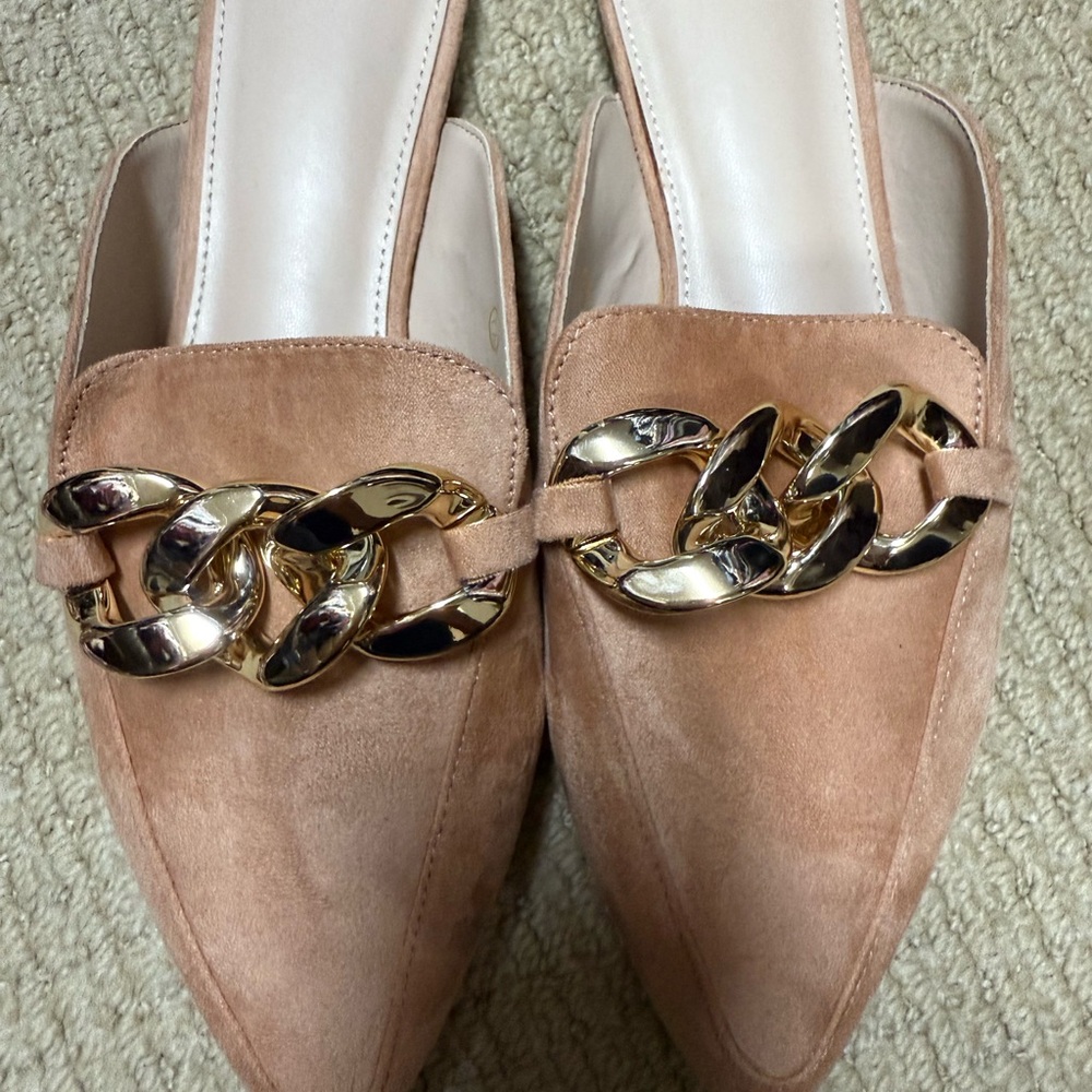 Elegant Tan Mules with Gold Chain Accent